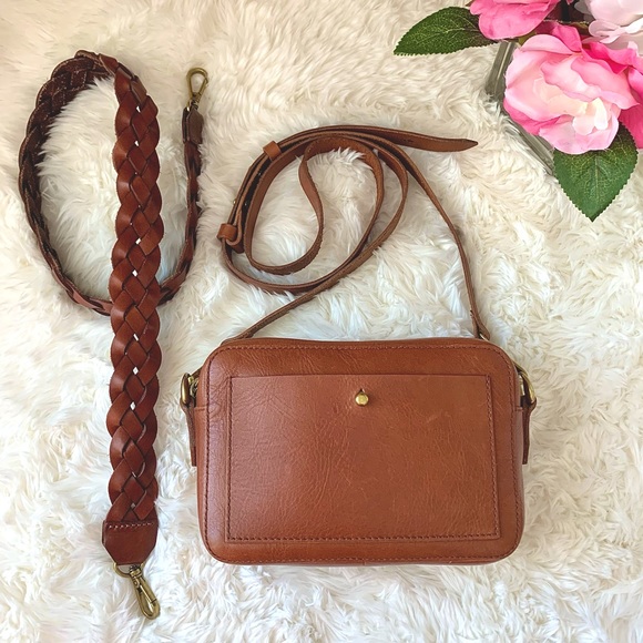 Madewell Handbags - MADEWELL Transport Camera Bag Crossbody Leather Customizable 2 Straps tan brown